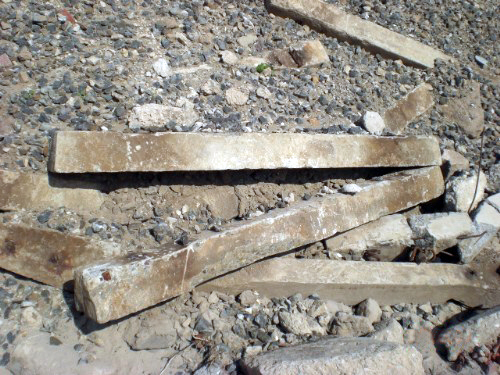 Betonmaste und armierte Rohre, Bahnschwellen aus Beton